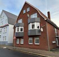 Bezugsfreie Einzimmerwohnung mit Pkw-Stellplatz in zentraler Lage von Husum