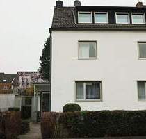 ***** 3-Familienhaus + zusätzlicher Bebauungsmöglichkeit - Erschließung aus Sackgasse***** - Köln Holweide