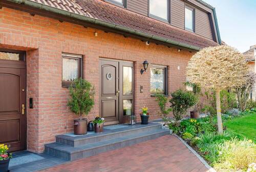 Haustür - Einfamilienhaus mit 268,50 m&sup2; in Kassel / Niederzwehren zum Kaufen