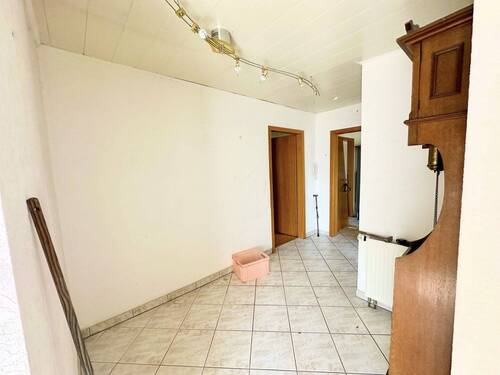 Eingangsbereich - Einfamilienhaus mit 80,00 m&sup2; in Hilden zum Kaufen