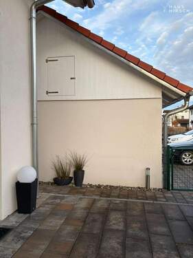 Blick zur Garage - 