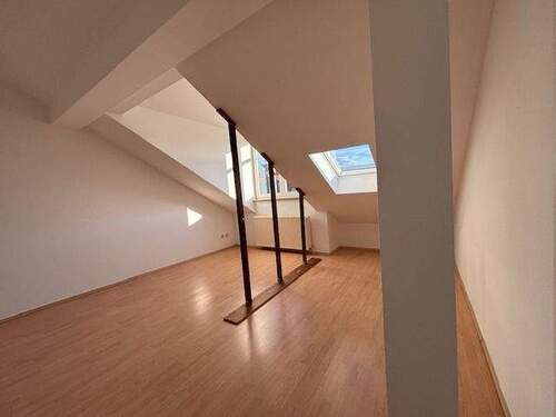 Wohnzimmer - 2 Zimmer Etagenwohnung zum Kaufen in Leipzig