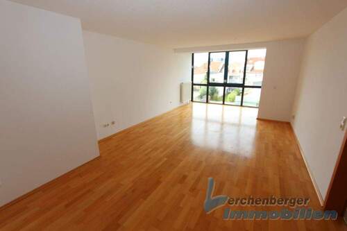 Wohnzimmer - 2 Zimmer Etagenwohnung zur Miete in Deggendorf