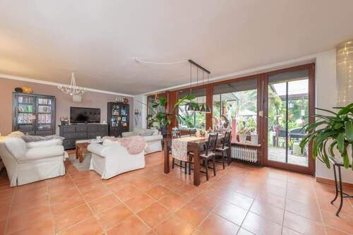 Geräumiges Wohnzimmer ... - 