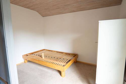 Schlafzimmer 1 OG.jpg - 