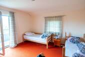 Schlafzimmer 2 OG.jpg - 