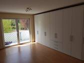 Schlafzimmer mit Balkonzugang - 