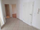 Zentrale Diele mit Raumzugang - Etagenwohnung mit 144,00 m&sup2; in Dreieich zur Miete