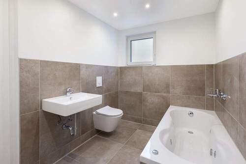 Badezimmer 1. OG - 