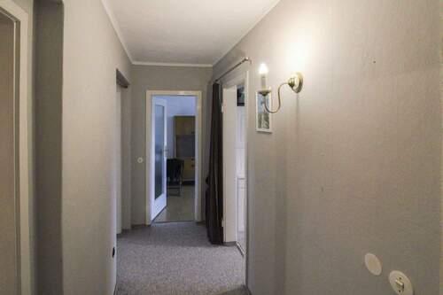 Flur Renovierunsgbedürftig - 