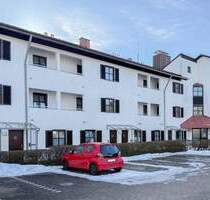 Bezugsfrei: Gepflegtes 1-Zimmer-Apartment mit Balkon & Tiefgarage in Holzkirchen