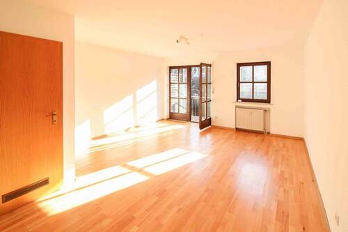 Wohnzimmer_Schlafzimmer - Einfamilienhaus in Holzkirchen zum Kaufen