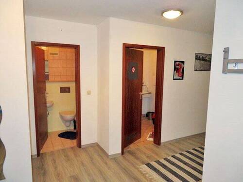 Gäste WC und Abstellkammer - 3 Zimmer Etagenwohnung in Sulzbach-Rosenberg