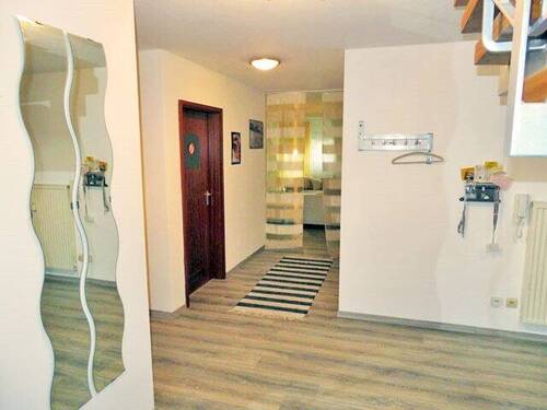 Flur - Etagenwohnung mit 96,40 m&sup2; in Sulzbach-Rosenberg zum Kaufen