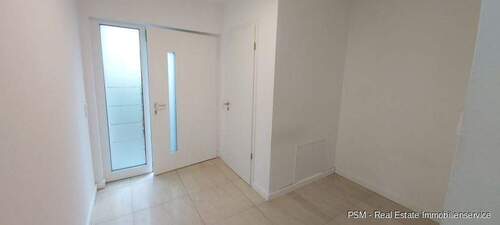 Eingangsbereich - Reihenmittelhaus mit 221,70 m&sup2; in Flörsheim / Weilbach zur Miete