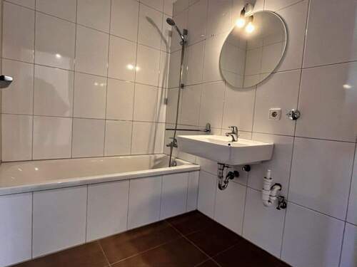 Badezimmer - Etagenwohnung mit 74,00 m&sup2; in Leonberg zum Kaufen