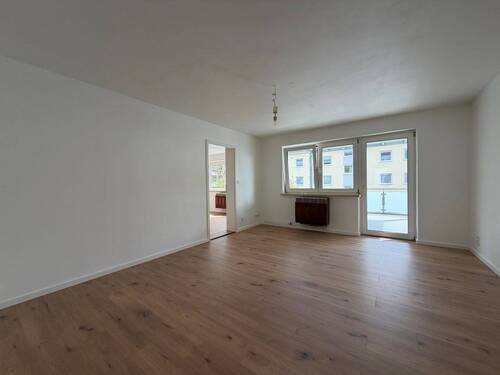 Essen - 3,5-ZKB teilsaniert mit großen Balkon und Keller in Kissing