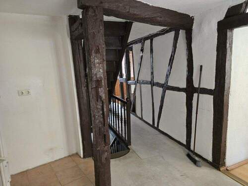 Haus 1 - 1. OG . - Flur - Mehrfamilienhaus, Wohnhaus mit 240,00 m&sup2; in Schotten zum Kaufen