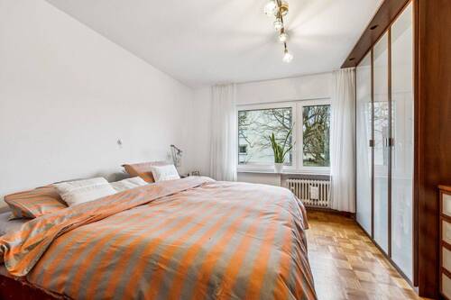 Schlafzimmer 1. OG - 