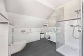 Vollbad im Dachgeschoß - 