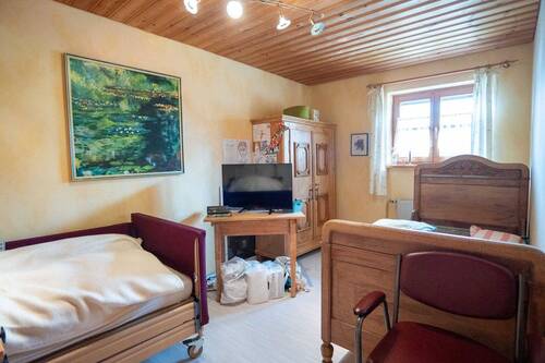 Schlafzimmer 2 OG.jpg - 