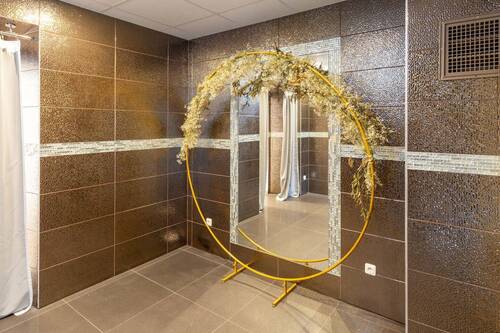 ... mit Ankleide im Vorraum - 