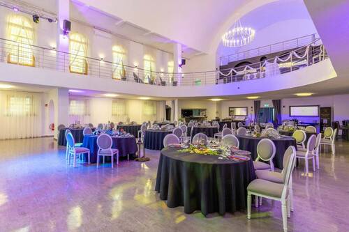 Großer Festraum im Erdgeschoss - 