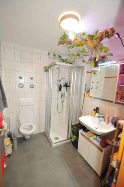 Bad mit Dusche Innenliegend - 