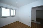 Kleines Zimmer als Büro - 