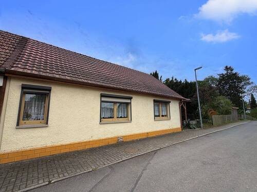 Hausansicht - Einfamilienhaus mit 67,80 m&sup2; in Georgenthal zum Kaufen