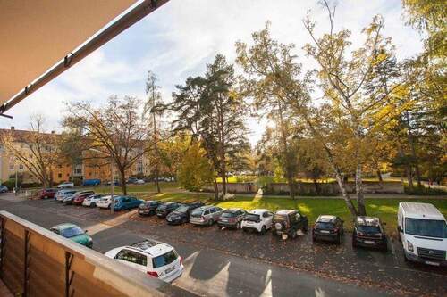 Blick vom Balkon - 4 Zimmer Etagenwohnung zum Kaufen in Erlangen