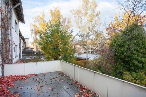 Dachterrasse - 4 Zimmer Etagenwohnung in Erlangen