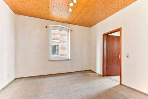 Schlafzimmer - 2 Zimmer Etagenwohnung in Stuttgart / Bad Cannstatt