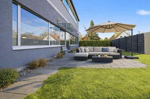 Terrasse (mit KI möbliert) - 