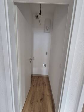 Abstellraum mit Waschmaschinenanschluss - 