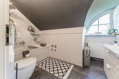 Wannenbad - Etagenwohnung mit 113,40 m&sup2; in Uetersen zum Kaufen