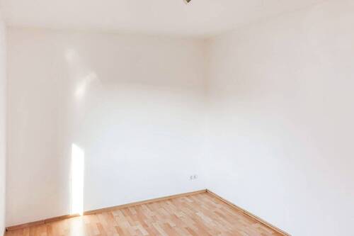 Schlafzimmer 1 - Etagenwohnung mit 68,50 m&sup2; in Gochsheim zur Miete