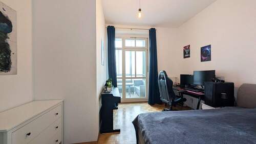 Schlafzimmer mit Wintergarten - 