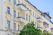 Außenansicht - Wunderschöne Altbauwohnung mit Balkon im Bötzowkiez