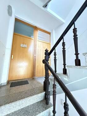 Wohnungseingang+Treppenhaus - 