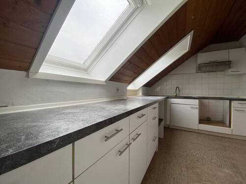 Küche ohne Elektrogeräte - 4 Zimmer Etagenwohnung zur Miete in Erlangen