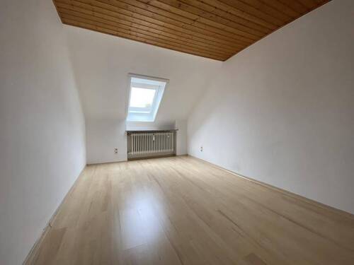 Kinder-/Gästezimmer 1 - Etagenwohnung mit 77,00 m² in Erlangen zur Miete