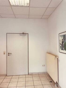 FH Tür zur Halle.jpeg - 