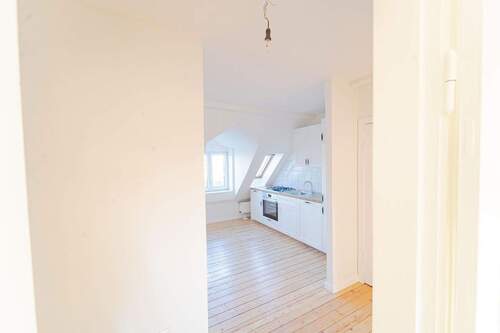 Blick in die Küche - 3 Zimmer Etagenwohnung in Lübeck