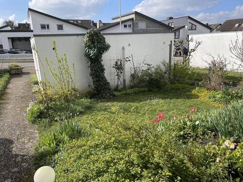 Vorgarten - 6 Zimmer Reihenmittelhaus in Offenburg