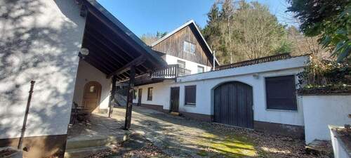 2. Haus - Anbau - Mehrfamilienhaus, Wohnhaus mit 300,00 m&sup2; in Leuchtenberg zum Kaufen