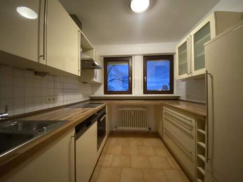 Einbauküche - 3 Zimmer Etagenwohnung zur Miete in Erlangen