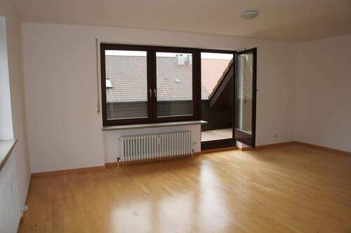 Westloggia am Wohnzimmer - 3 Zimmer Etagenwohnung in Erlangen