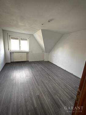Schlafzimmer - 2 Zimmer Etagenwohnung zum Kaufen in Walddorfhäslach