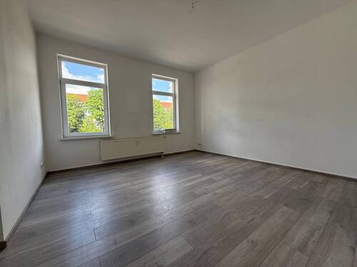 Wohnzimmer - 4 Zimmer Etagenwohnung zur Miete in Zwickau
